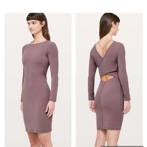 Lululemon midi dress, size 4. Work once. In perfect condition.